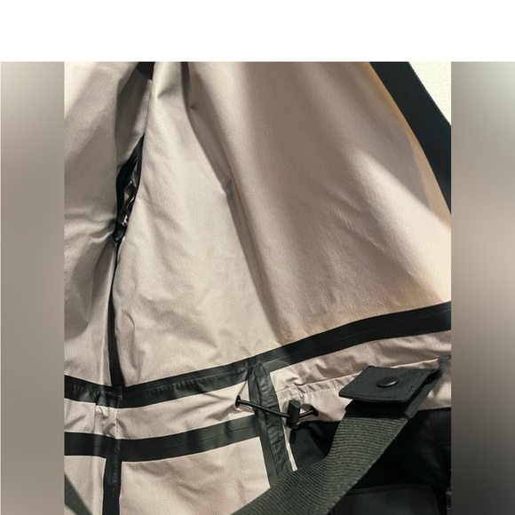 Adidas MYSHELTER RAIN.RDY PARKA BRAND NEW - Picture 9 of 14